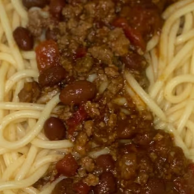 Small Chili Mac with Italian Bread.